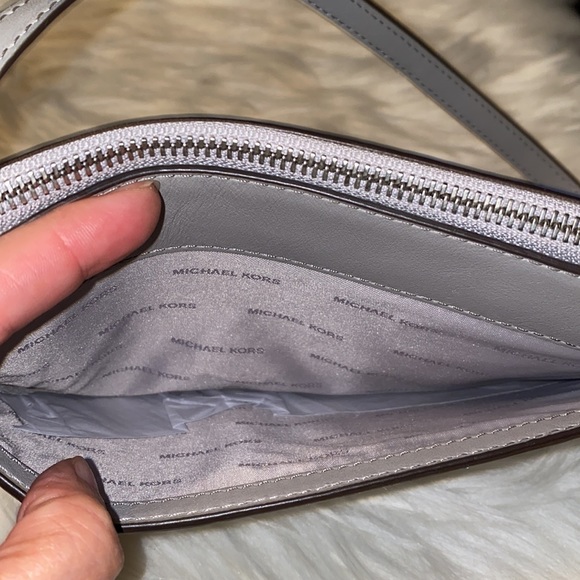 MICHAEL KORS
Medium Convertible Leather Pouch- Pearl Grey - Picture 9 of 16